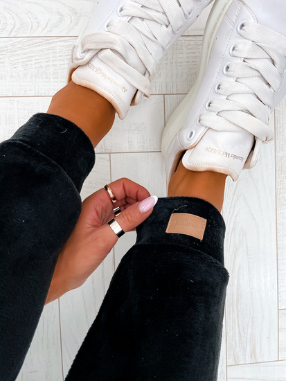 Μαύρο βελουτέ γυναικείο σετ φόρμας δύο τεμαχίων Bolf 637