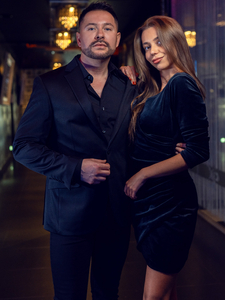 Μαύρο βελουτέ γυναικείο φόρεμα με τις πτυχές Bolf 880