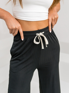 Μαύρο γυναικείο φαρδύ υφασμάτινο παντελόνι Bolf W7955